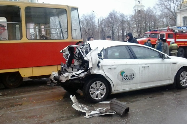 Масштабная авария с участием трамвая 28 декабря в Орле